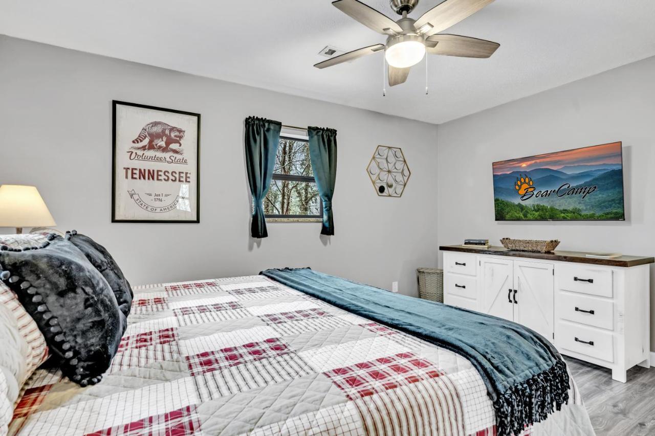 The Cozy Cove, Hot Tub, Wifi, 1089 Free Tickets Each Paid Day, Dollywood And More Sevierville Exterior foto